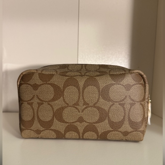 Coach Snoopy Pouch New with Tags - Picture 2 of 5